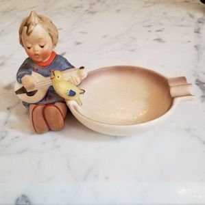 Hummel Figurine #33  Joyful Ashtay